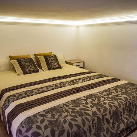 Exclusive Apartmanok แซแก็ด ภายนอก รูปภาพ