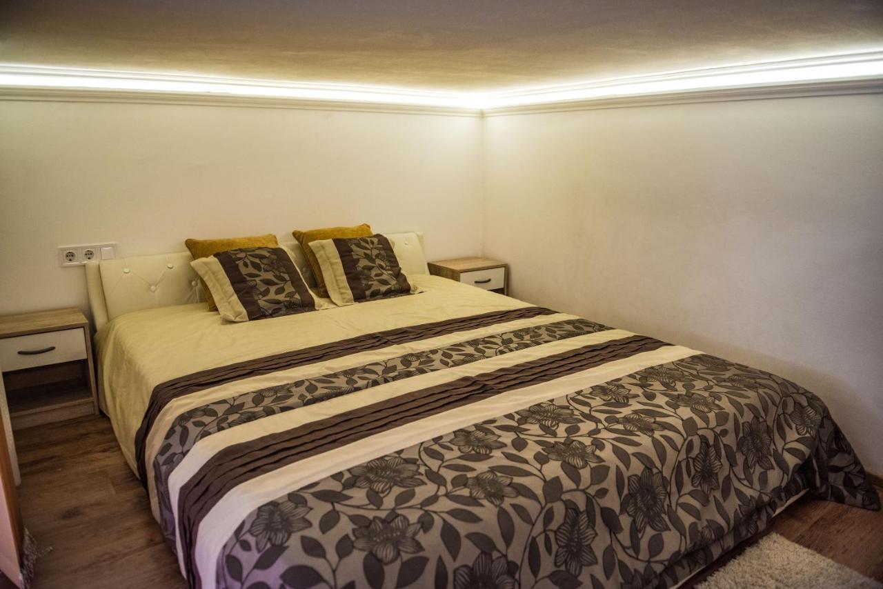 Exclusive Apartmanok แซแก็ด ภายนอก รูปภาพ